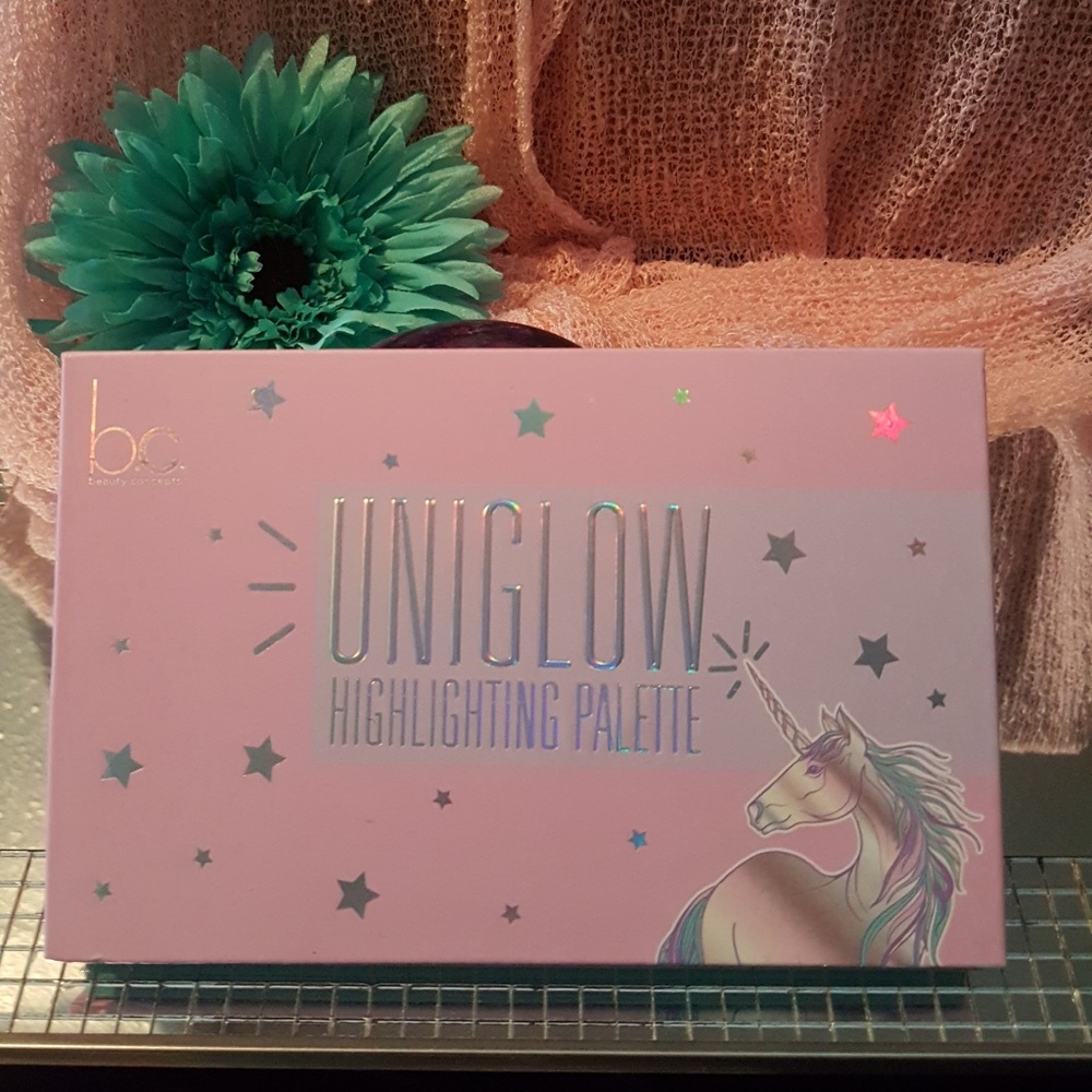 SALE!! Beauty Concepts Uniglow Highlighter